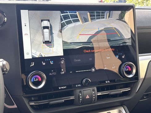 Certified 2026 Lexus GX 550 AWD/4WD image 25