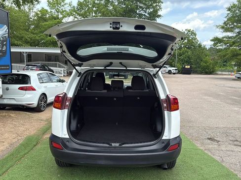 Used 2015 Toyota RAV4 XLE AWD/4WD image 10