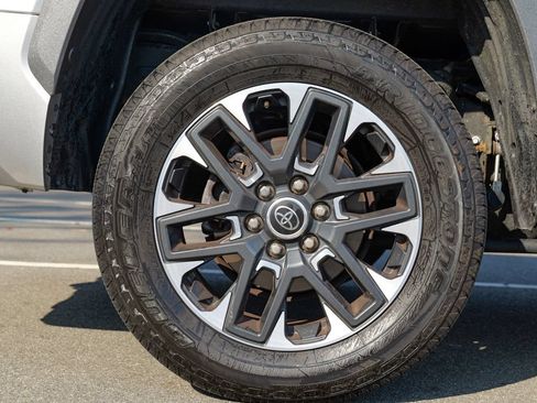 Used 2023 Toyota Tundra Limited AWD/4WD image 14