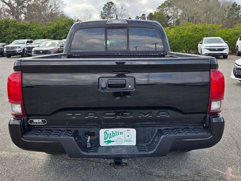 Used 2018 Toyota Tacoma SR w/ SR Convenience Package image 9