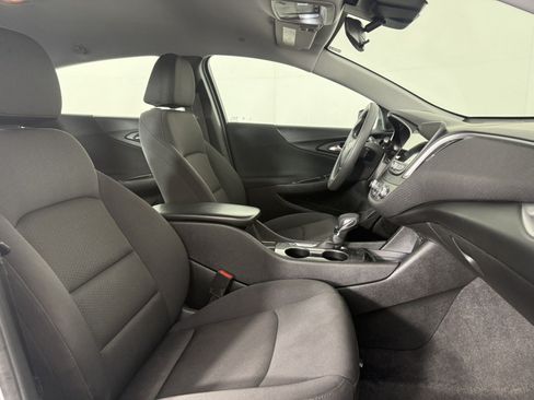 Used 2025 Chevrolet Malibu LS FWD image 10
