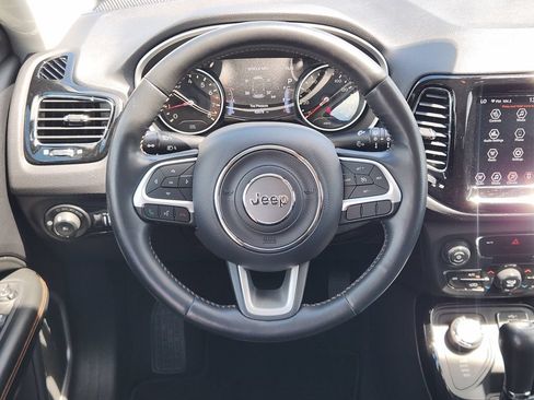 Used 2020 Jeep Compass Limited AWD/4WD image 19
