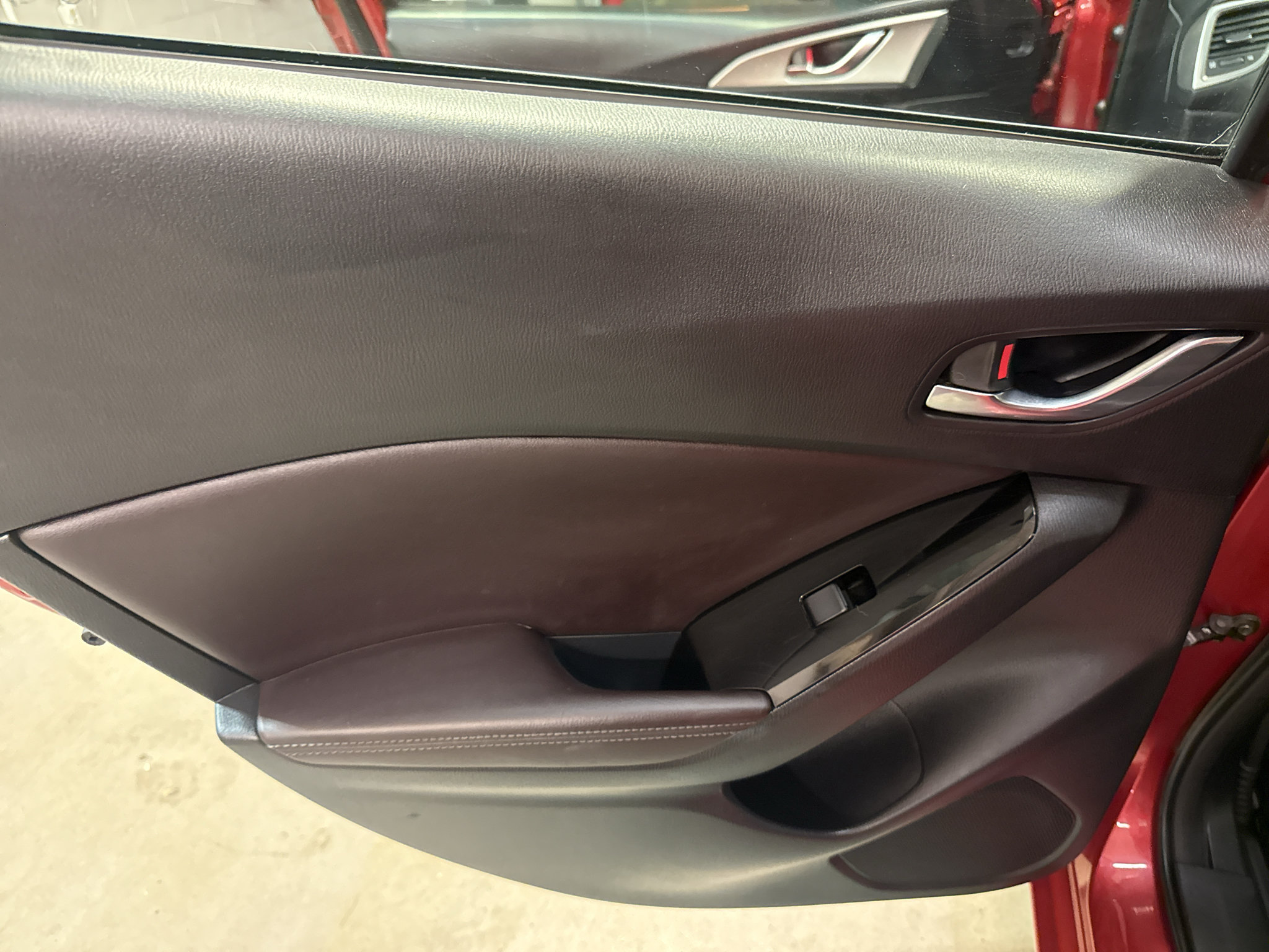 Used 2018 MAZDA MAZDA3 Touring FWD image 22