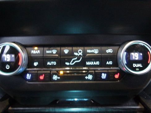 Used 2021 Ford Expedition Limited image 7