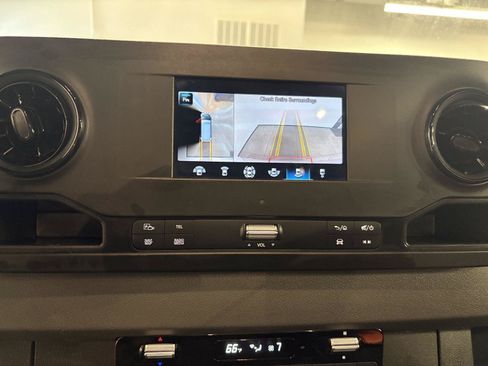 Used 2023 Mercedes-Benz Sprinter 1500 image 20