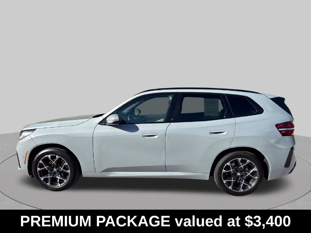 Used 2025 BMW X3 xDrive30i AWD/4WD image 2