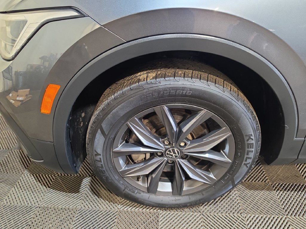Used 2022 Volkswagen Tiguan SE FWD image 19