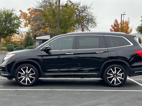 Used 2019 Honda Pilot Touring image 9