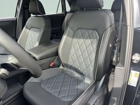 New 2026 Volkswagen Atlas Cross Sport SEL Premium R-Line AWD/4WD image 11