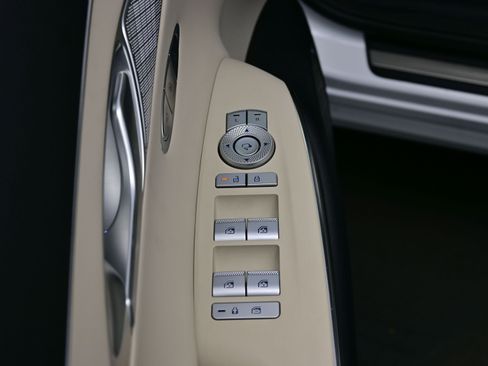 Certified 2026 Genesis GV70 2.5T Select image 11