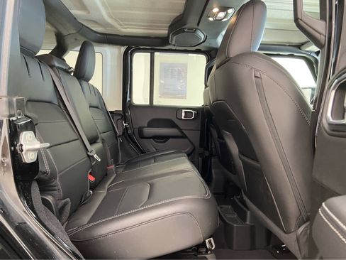 Used 2023 Jeep Wrangler Sahara w/ Cold Weather Group AWD/4WD image 16