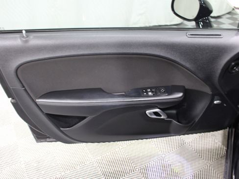 Used 2022 Dodge Challenger R/T Scat Pack RWD image 6