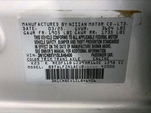 Used 2025 Nissan Versa SV FWD image 31