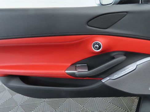Used 2019 Ferrari Portofino image 32