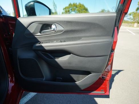 New 2026 Chrysler Voyager LX image 19
