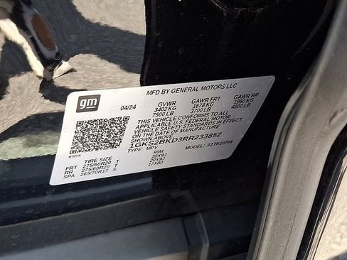 Used 2024 GMC Yukon SLT AWD/4WD image 24