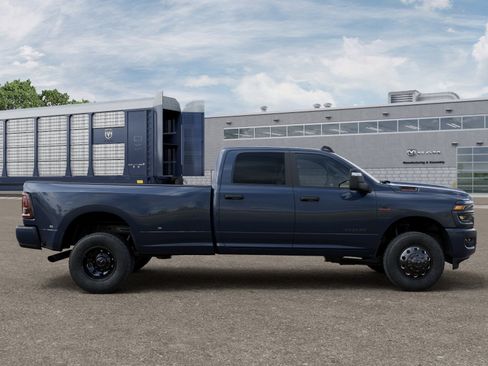 New 2026 RAM 3500 Big Horn AWD/4WD image 21