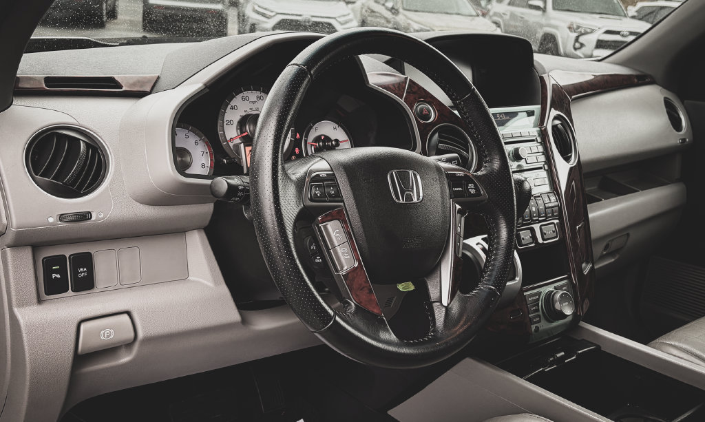 Used 2011 Honda Pilot Touring image 2