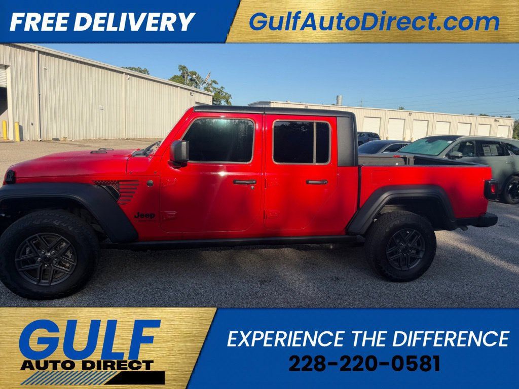 Used 2025 Jeep Gladiator Sport AWD/4WD image 4