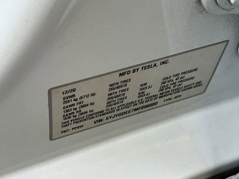 Used 2021 Tesla Model Y Long Range AWD/4WD image 29