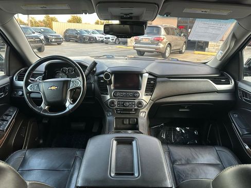 Used 2019 Chevrolet Suburban LT RWD image 23