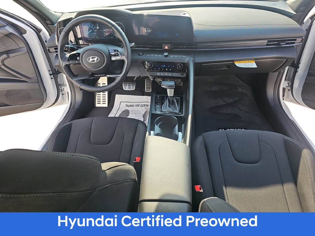 Certified 2025 Hyundai Elantra SEL FWD image 9