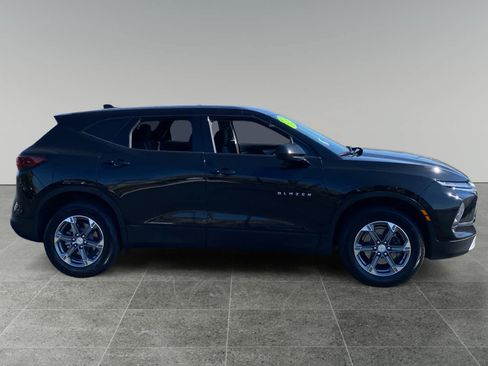 Used 2025 Chevrolet Blazer LT FWD image 6