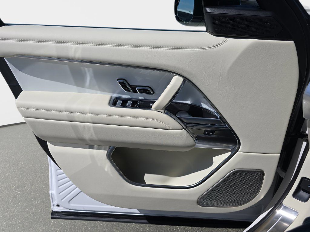 New 2025 Land Rover Range Rover SV AWD/4WD image 27