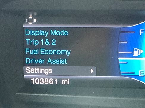 Used 2015 Ford Explorer XLT w/ Equipment Group 202B AWD/4WD image 25