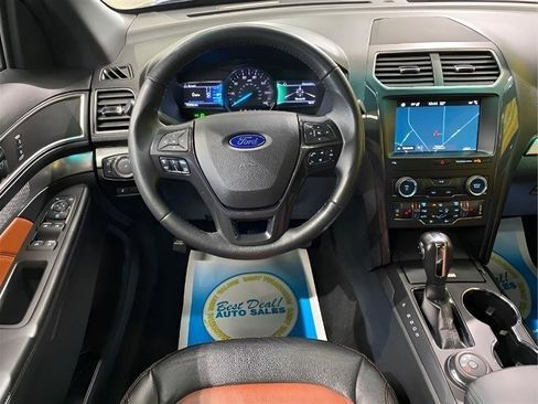 Used 2019 Ford Explorer XLT w/ Equipment Group 202A AWD/4WD image 21