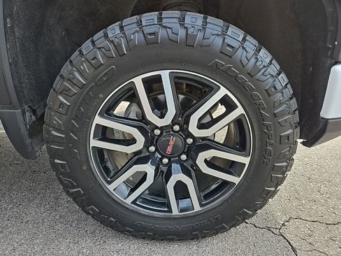 Used 2023 GMC Sierra 1500 AT4 w/ AT4 Preferred Package image 12
