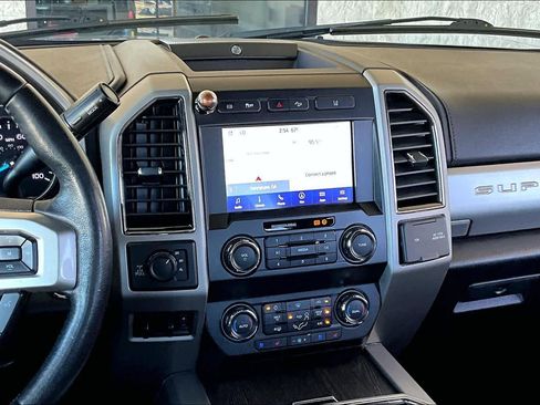 Used 2020 Ford F250 Lariat w/ Lariat Ultimate Package image 7