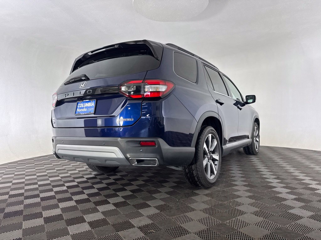 Used 2025 Honda Pilot Touring image 13