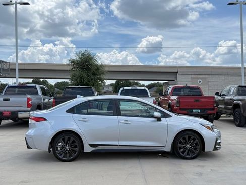Used 2024 Toyota Corolla SE FWD image 6