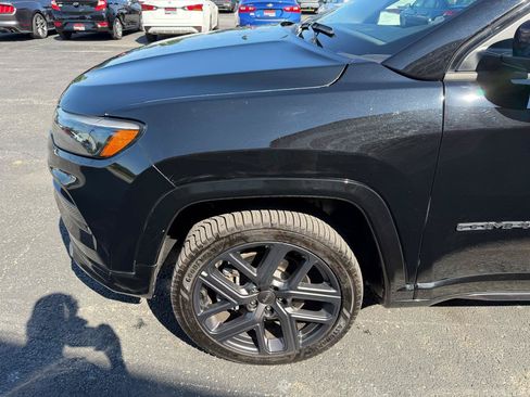 Used 2024 Jeep Compass Limited w/ High Altitude Package AWD/4WD image 11
