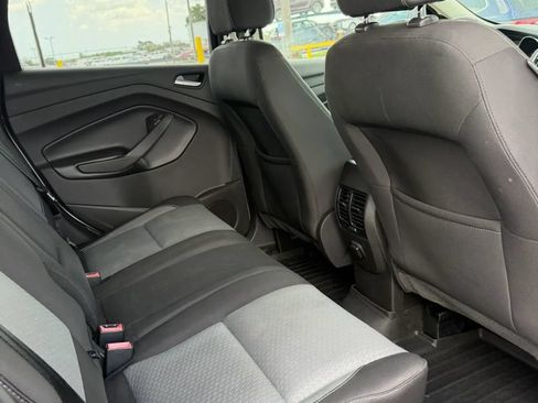 Used 2017 Ford Escape SE FWD image 6