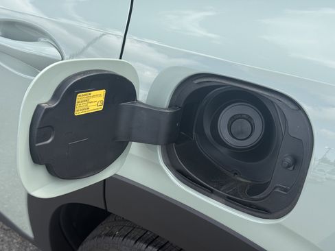 New 2026 Chevrolet Trax ACTIV w/ Sunroof Package FWD image 34