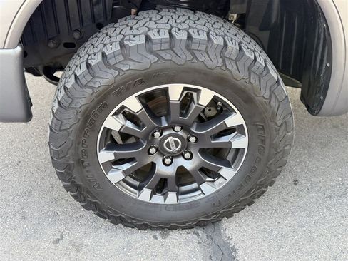 Used 2019 Nissan Titan PRO-4X w/ Pro-4x Convenience Package image 15