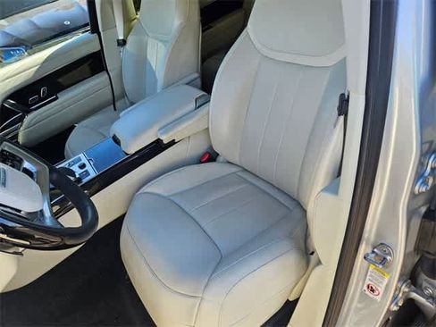 Used 2023 Land Rover Range Rover SE image 16