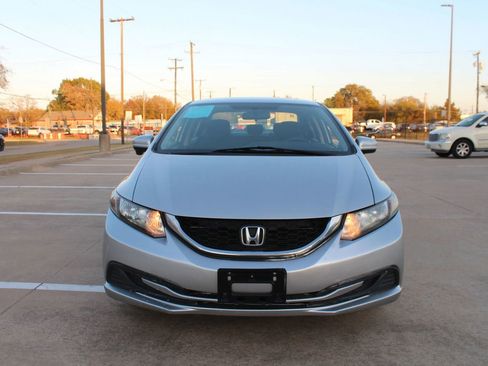 Used 2015 Honda Civic SE image 3