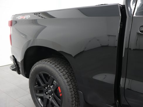 Used 2022 Chevrolet Silverado 1500 RST w/ Redline Edition AWD/4WD image 26