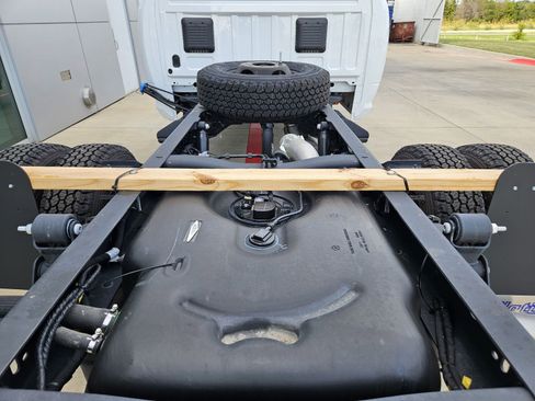 New 2025 RAM 3500 Tradesman w/ Chrome Appearance Group image 30