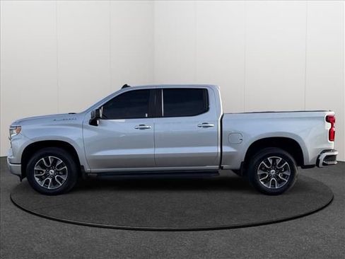 Used 2022 Chevrolet Silverado 1500 RST image 3