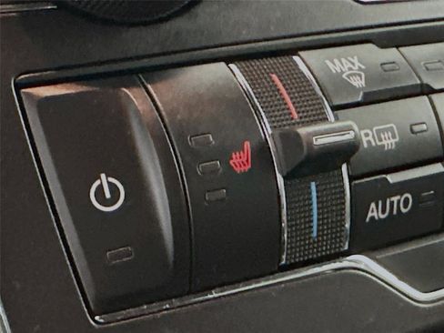 Used 2017 Ford Explorer XLT w/ Equipment Group 202A image 16