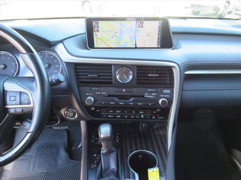 Used 2019 Lexus RX 350L Luxury image 18