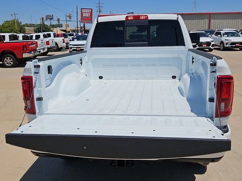 Used 2026 RAM 2500 Laramie AWD/4WD image 9