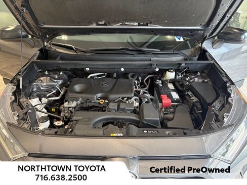 Used 2022 Toyota RAV4 LE w/ Carpet Mat Package (TMS) AWD/4WD image 26