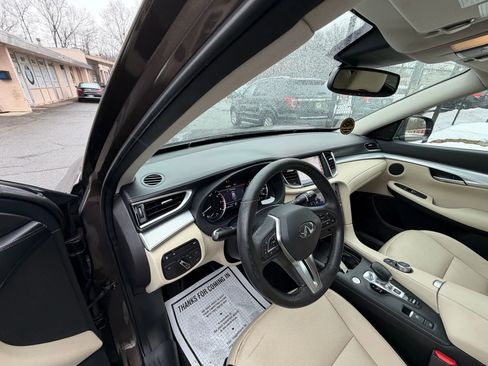 Used 2019 INFINITI QX50 Essential w/ Premium Heat Package image 9