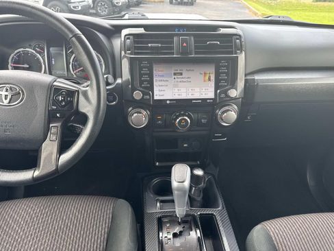 Used 2022 Toyota 4Runner TRD Off-Road AWD/4WD image 16