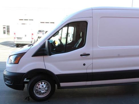 Used 2025 Ford Transit 250 148 Medium Roof Extended AWD image 4
